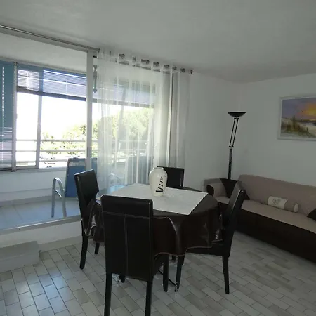Bel 2 Pieces Avec Loggia Vitree, Au Calme, Proche Et Commerces, Parking Inclus - Fr-1-328-237 * La Grande Motte