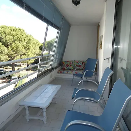 Apartment Bel 2 Pieces Avec Loggia Vitree, Au Calme, Proche Et Commerces, Parking Inclus - Fr-1-328-237 *