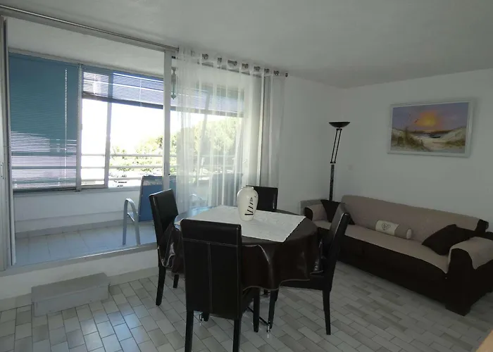 Bel 2 Pieces Avec Loggia Vitree, Au Calme, Proche Et Commerces, Parking Inclus - Fr-1-328-237 * La Grande Motte